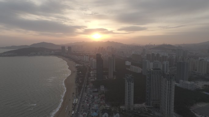 航拍威海国际海水浴场火炬八街海信地产日出