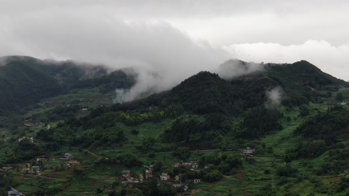 重庆地标航拍风景重庆陪陵江大桥云雾