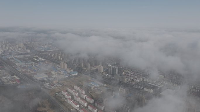 航拍威海市高区田和街道田村春季平流雾街景