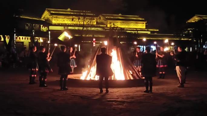 少数民俗篝蹈篝火民族旅游度假村火焰舞蹈