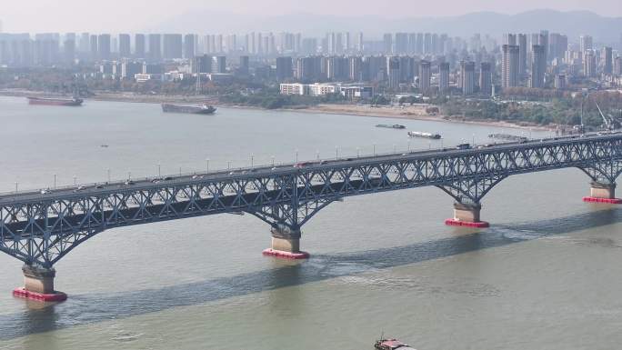 4K-Log-航拍火车通过南京长江大桥