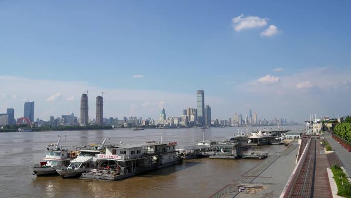 武汉长江水上交通运输轮渡码头江景