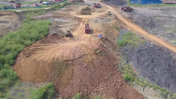 砂石场工地推土机挖掘机基建地基道路硬化