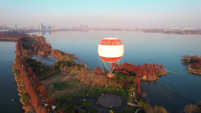 航拍武汉东湖绿道热气球湖景风景