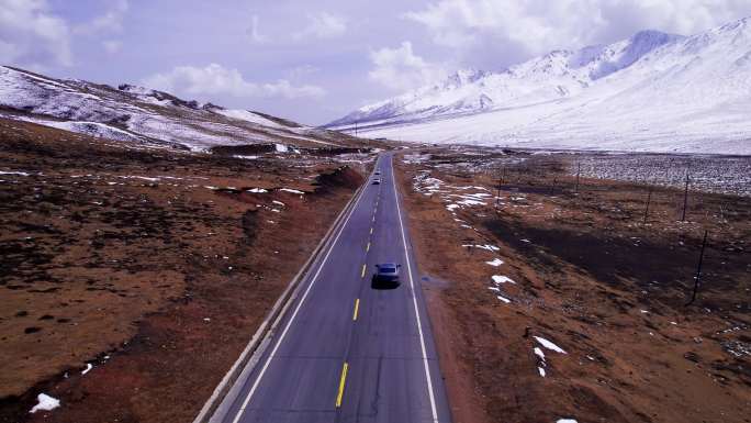 冬季高原公路行车