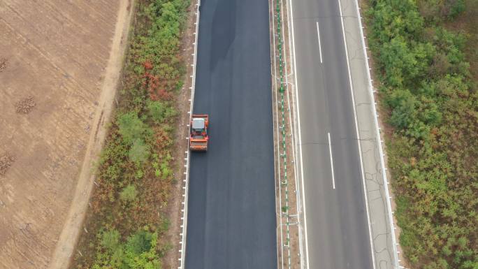 高速压路摊铺修路施工压路机铺沥青路面施工