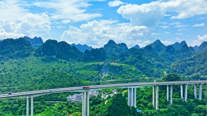 航拍中国 广西最美高速 乡村公路