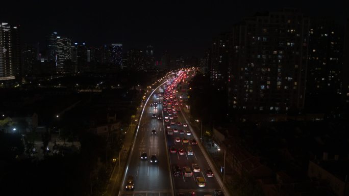 上海 夜晚 堵车 繁忙的中环 车流