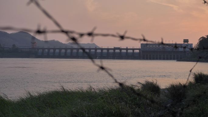 横州郁江废弃水坝西津发电站鸡儿滩日落夕阳