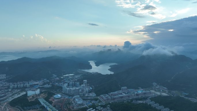 珠海唐家湾镇水库航拍蜈蚣山水库山峰风景