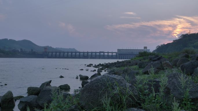 横州郁江废弃水坝西津发电站鸡儿滩日落夕阳