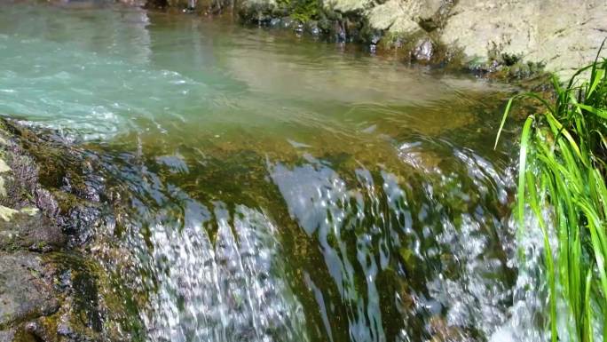 河边流水河流河水小溪山泉泉水流体液体水流