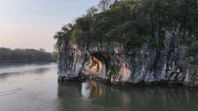 清晨桂林城市和象鼻山景区航拍素材（5K)
