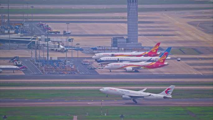 8K深圳机场起飞的中国东方航空客机1