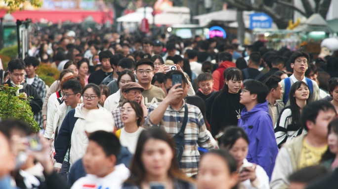 人山人海人流升格人群密集人流如织川流不息