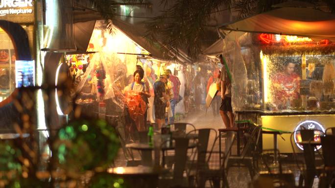 雨中曼谷夜市