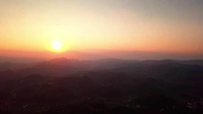 山区夕阳摇镜头