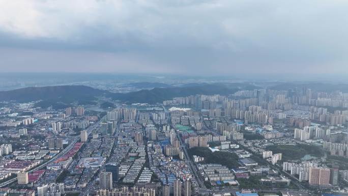 4K航拍暴风雨后长沙城市岳麓区全景8