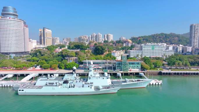 厦门思明区鹭江道鼓浪屿海岸线航拍海边风景