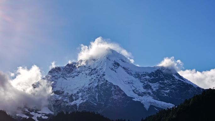 云南雨崩雪山航拍