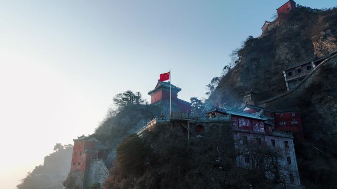 武当山 寺庙 游客 建筑 国旗 航拍