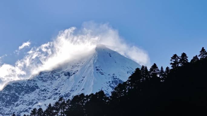 云南雨崩雪山航拍