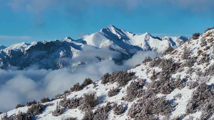 航拍雪山