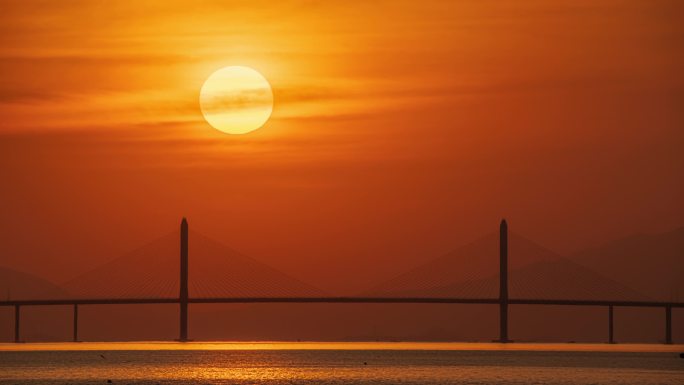 惠州双月湾海湾大桥悬日