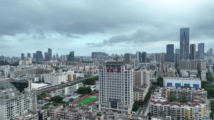珠海一附实验中学航拍城市建筑风光阴天校园