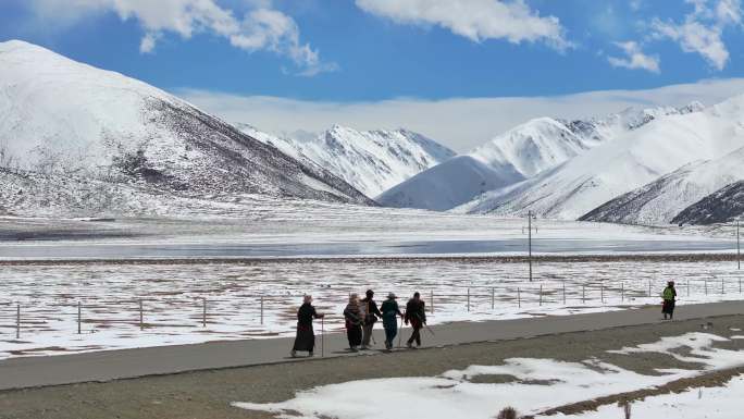 西藏朝圣人群实拍