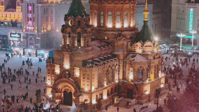 哈尔滨圣索菲亚大教堂下雪夜景航拍