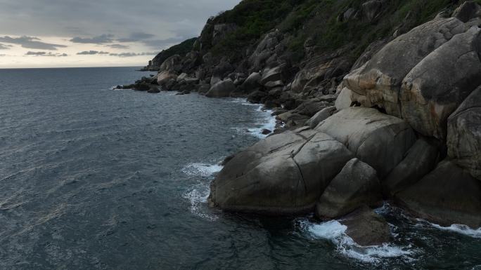 海上日出礁岬角峭壁海浪