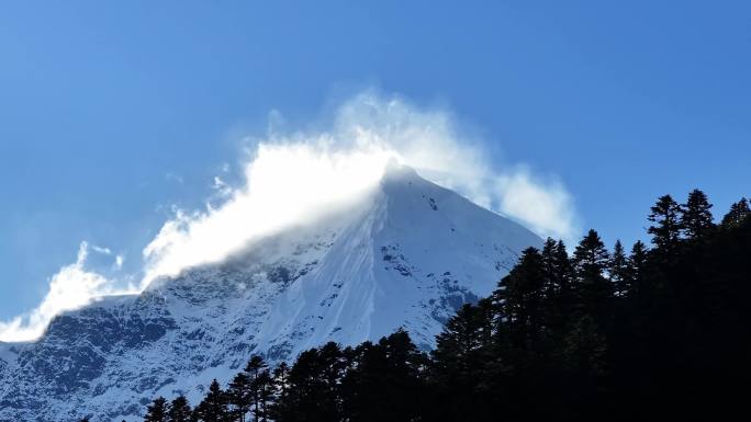 云南雨崩雪山航拍