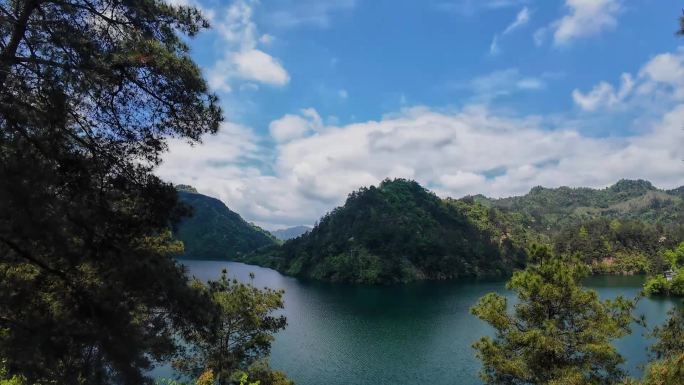 天空 白云  湖泊 延时