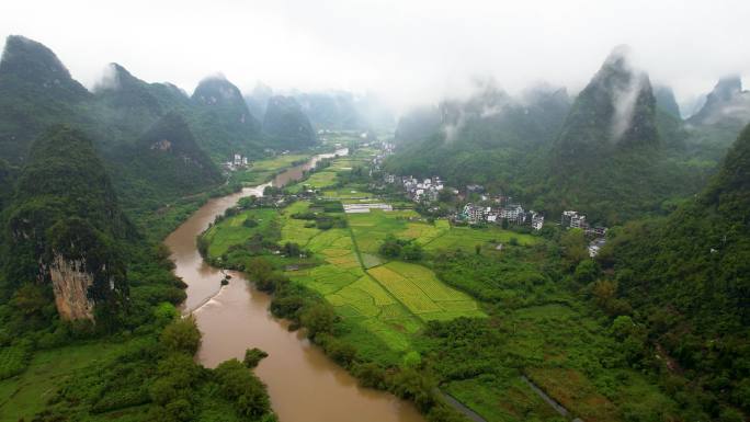 雨后的阳朔遇龙河