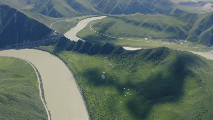 甘肃黄河第一湾黄河大湾黄河蜿蜒青山间