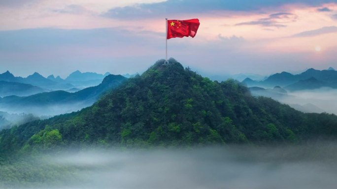 红旗迎风飘动