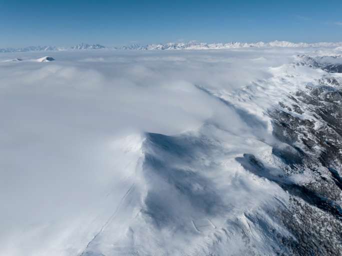 大气航拍雪山云海延时片头片尾素材