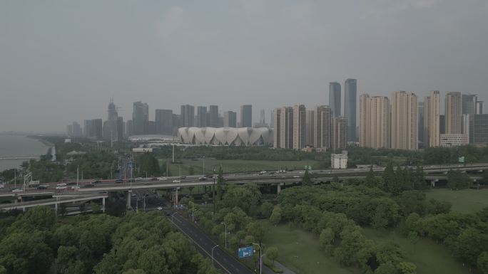 航拍杭州亚运会奥体中心与杭州之门城市风光