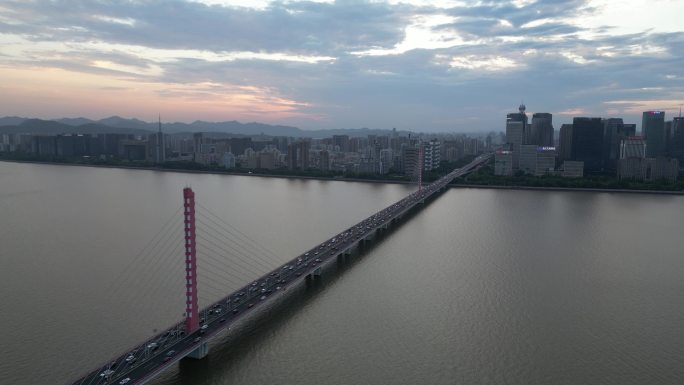 航拍杭州钱塘江西兴大桥城市风光