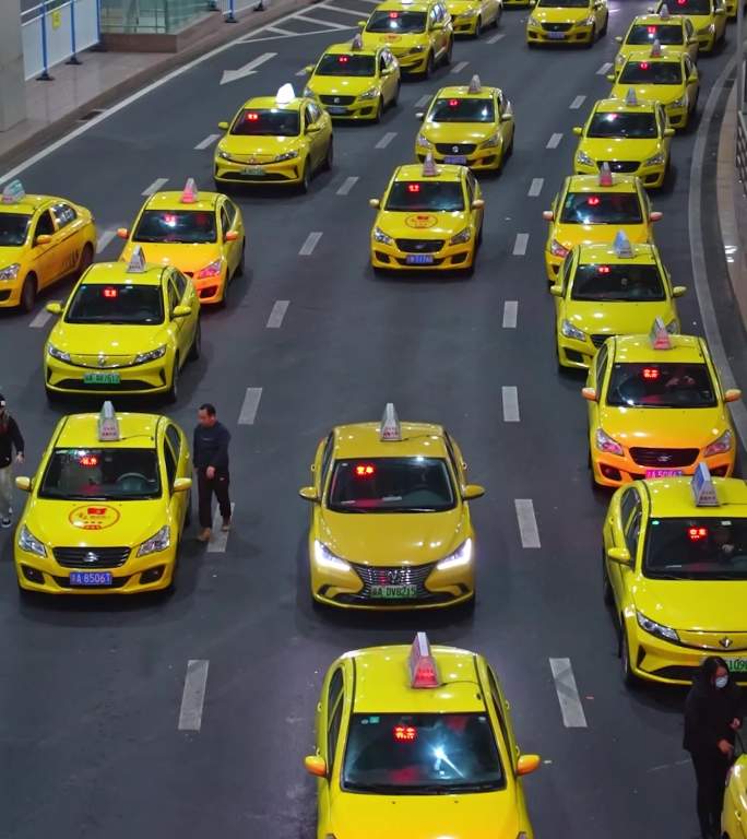 重庆机场黄色出租车2