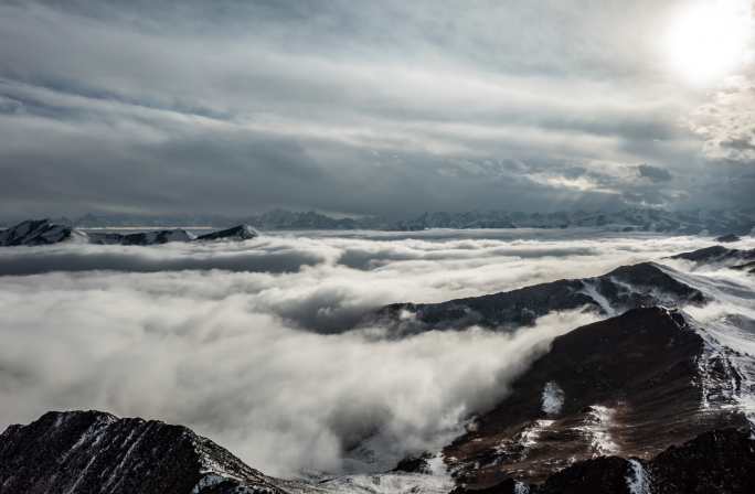 大气航拍雪山云海延时片头片尾素材