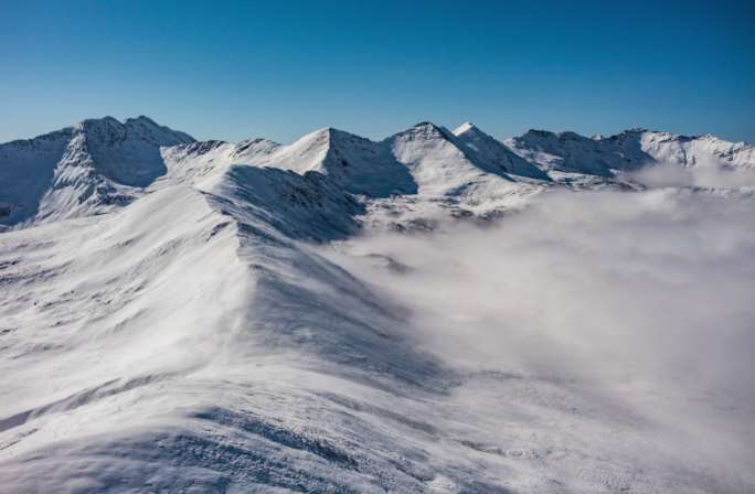 大气航拍雪山云海延时片头片尾素材