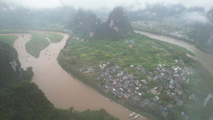 雨后的阳朔漓江