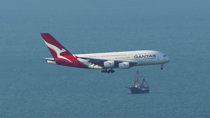 澳洲航空空客A380降落香港机场