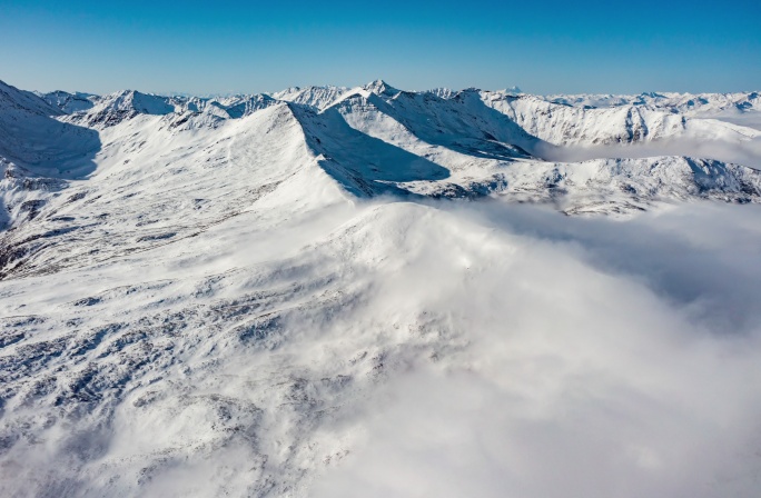 大气航拍雪山云海延时片头片尾素材