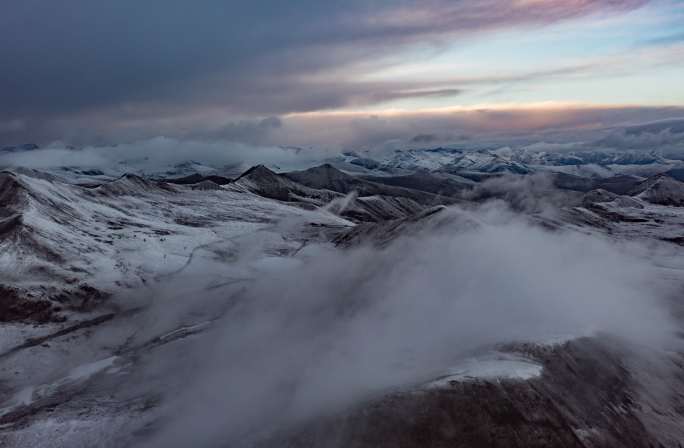 大气航拍雪山云海延时片头片尾素材