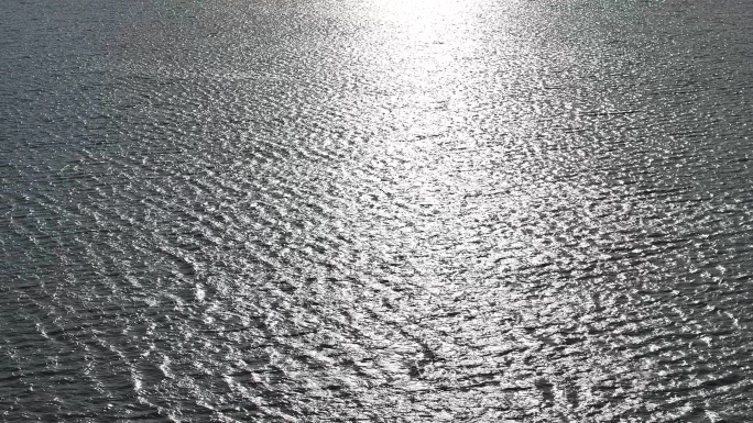 航拍水面湖面江面河面阳光波光粼粼实拍素材