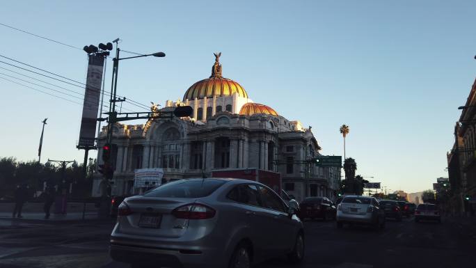 墨西哥墨西哥城道路车辆地标建筑地拍