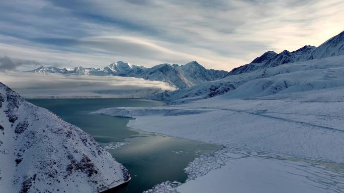 新疆帕米尔高原昆仑雪山白沙湖航拍